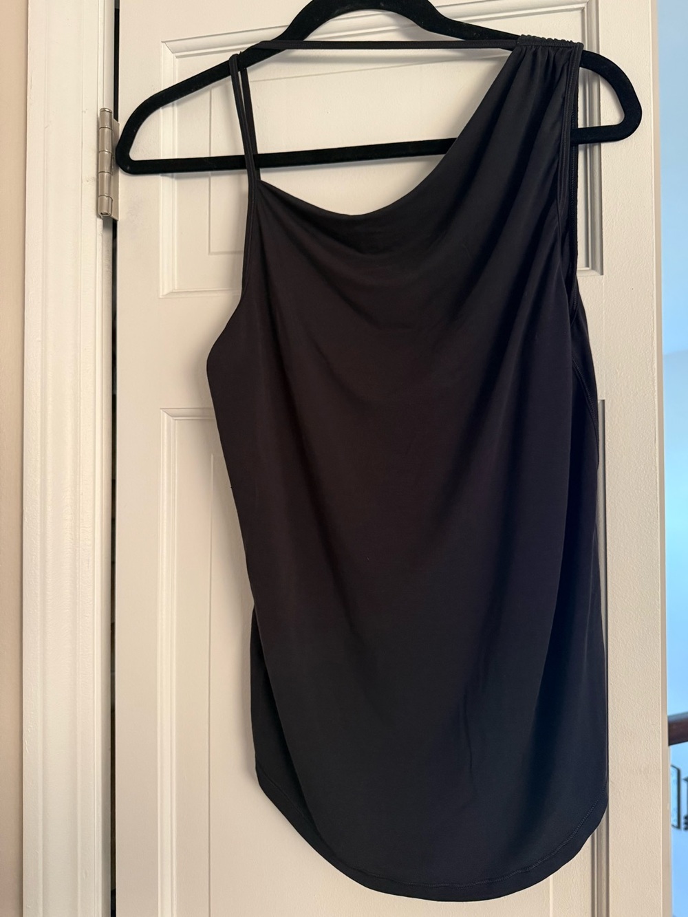 lululemon Black One Shoulder Twist Back Tank Top Women’s Size 4